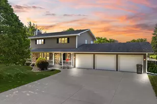 1203 22nd Ave SW, Austin, MN 55912 - Photo 3