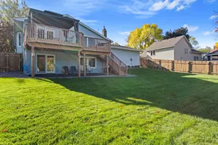 670 Conestoga Trail, Chanhassen, MN 55317 - Photo 3