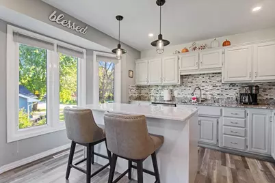 670 Conestoga Trail, Chanhassen, MN 55317 - Photo 9