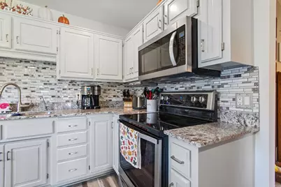 670 Conestoga Trail, Chanhassen, MN 55317 - Photo 11
