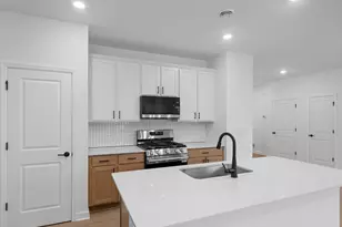 18354 Glancy Wy, Lakeville, MN 55044 - Photo 3