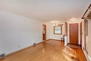 1595 Chamber St, Saint Paul, MN 55106 - Photo 9