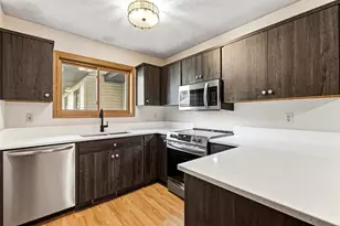 5545 Orleans Ln N, Plymouth, MN 55442 - Photo 9