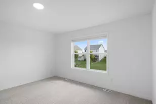 1677 Hadley Hills Dr NE, Rochester, MN 55906 - Photo 9