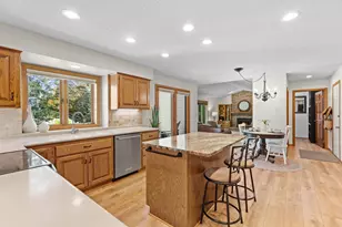 4202 Willow Wood Dr, Vadnais Heights, MN 55127 - Photo 9