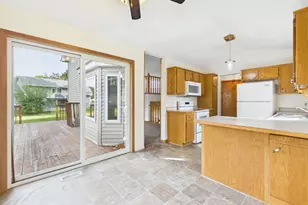 1083 98th Ave NE, Blaine, MN 55434 - Photo 3
