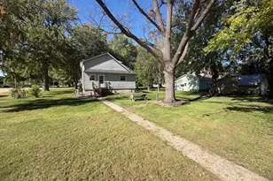 210 2nd St, Rushmore, MN 56168 - Photo 3