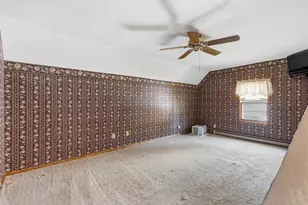 602 W Lyon St, Marshall, MN 56258 - Photo 29