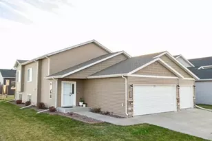 3053 38th Ave S, Moorhead, MN 56560 - Photo 1