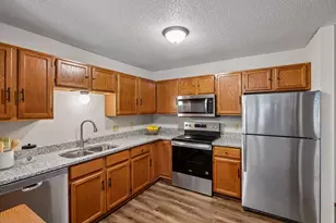 15275 Lesley Ln, Eden Prairie, MN 55346 - Photo 11