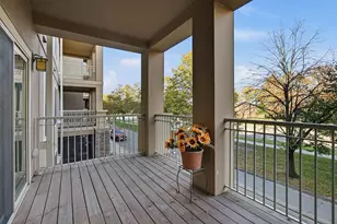 2201 Village Ln, Bloomington, MN 55431 - Photo 23