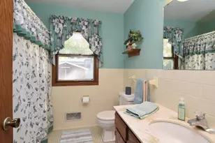 2376 Standridge Ave, Maplewood, MN 55109 - Photo 11