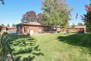 2376 Standridge Ave, Maplewood, MN 55109 - Photo 3