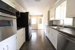 625 Rosswood Ln, Wayzata, MN 55391 - Photo 7
