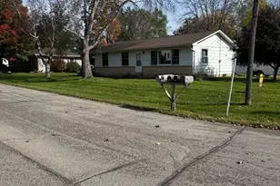 211 4th Ave SW, Pine Island, MN 55963 - Photo 3
