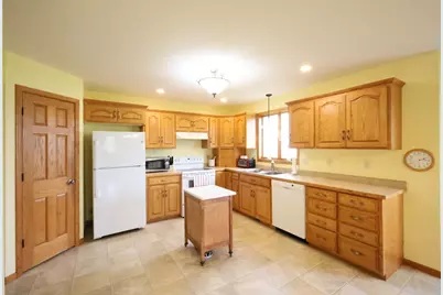 605 Cottonwood Avenue, Litchfield, MN 55355 - Photo 3