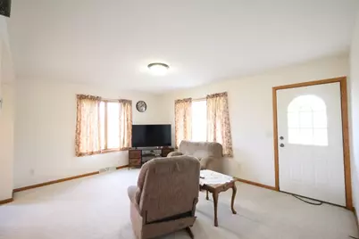 605 Cottonwood Avenue, Litchfield, MN 55355 - Photo 7