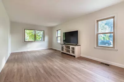 803 W Laurel Street, Fergus Falls, MN 56537 - Photo 9
