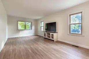 803 W Laurel St, Fergus Falls, MN 56537 - Photo 9