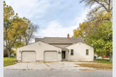 803 W Laurel Street, Fergus Falls, MN 56537 - Photo 1