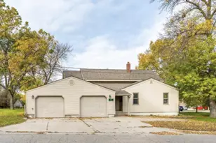 803 W Laurel St, Fergus Falls, MN 56537 - Photo 1