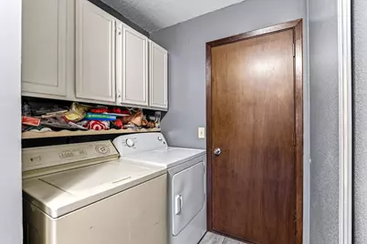 6877 Grenwich Lane N, Oakdale, MN 55128 - Photo 9
