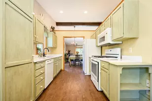 8469 Powers Pl, Chanhassen, MN 55317 - Photo 11
