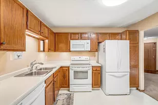 10938 Quebec Ave S, Bloomington, MN 55438 - Photo 5