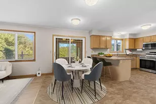 3229 Meadowbrook Pl, Woodbury, MN 55125 - Photo 15