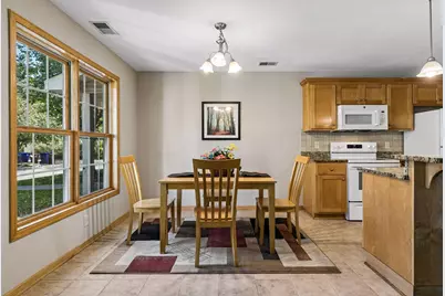 1881 Garden Way, Saint Paul, MN 55119 - Photo 13