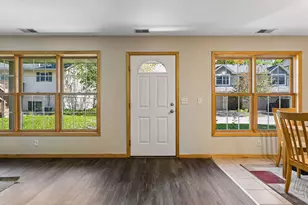1881 Garden Way, Saint Paul, MN 55119 - Photo 5
