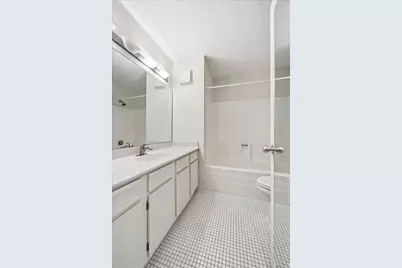 210 W Grant Street #218, Minneapolis, MN 55403 - Photo 17