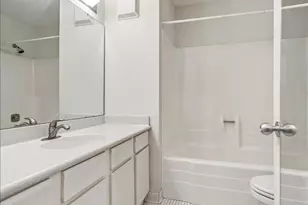 210 W Grant St, Minneapolis, MN 55403 - Photo 17