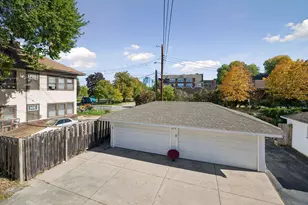 629 Kenwood Pkwy, Minneapolis, MN 55403 - Photo 21