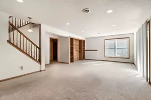 9141 Medley Cir, Golden Valley, MN 55427 - Photo 5