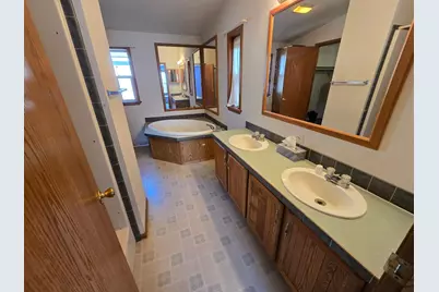 204 Congdon Avenue, Coleraine, MN 55722 - Photo 9