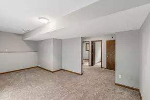 1335 Ches Mar Ln, Eagan, MN 55123 - Photo 25