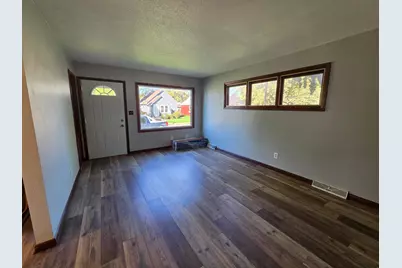 113 S 7th Avenue, Albert Lea, MN 56007 - Photo 7