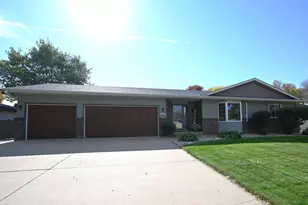 624 Hennes Ave, Shakopee, MN 55379 - Photo 1
