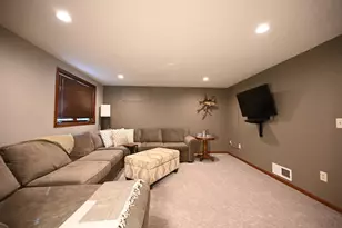624 Hennes Ave, Shakopee, MN 55379 - Photo 27