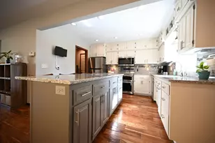 624 Hennes Ave, Shakopee, MN 55379 - Photo 7