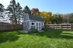624 Hennes Ave, Shakopee, MN 55379 - Photo 39