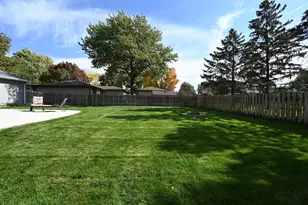 624 Hennes Ave, Shakopee, MN 55379 - Photo 43