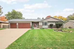 624 Hennes Ave, Shakopee, MN 55379 - Photo 1