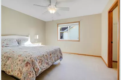 890 Newport Avenue, Shakopee, MN 55379 - Photo 17