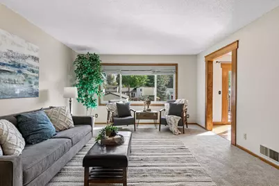 6364 Crosby Avenue, Inver Grove Heights, MN 55076 - Photo 5