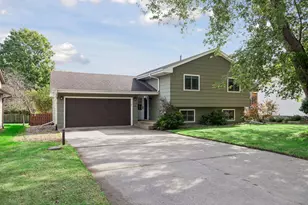 6364 Crosby Ave, Inver Grove Heights, MN 55076 - Photo 1