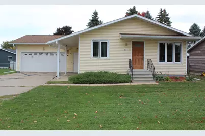 220 3rd Avenue NE, Plainview, MN 55964 - Photo 1
