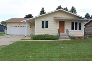 220 3rd Ave NE, Plainview, MN 55964 - Photo 1