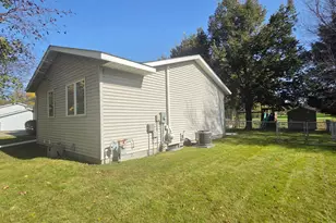 801 19th St SE, Willmar, MN 56201 - Photo 9